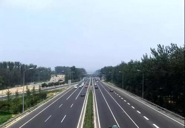 中止性踩油门的操作，，，，，，能让我们在行驶时省油吗？？？？